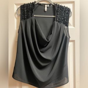 Robbi & Nikki Ruffled Sleeveless Top Size Small